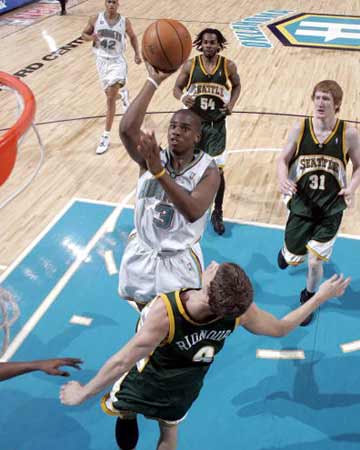 亚精英赛战报：陈威屡献神扑，海港0-0险平柔佛新山仍垫底