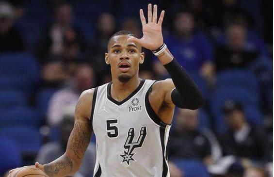 葡超杯赛前为若塔兄弟默哀，若塔的遗孀和父母出席